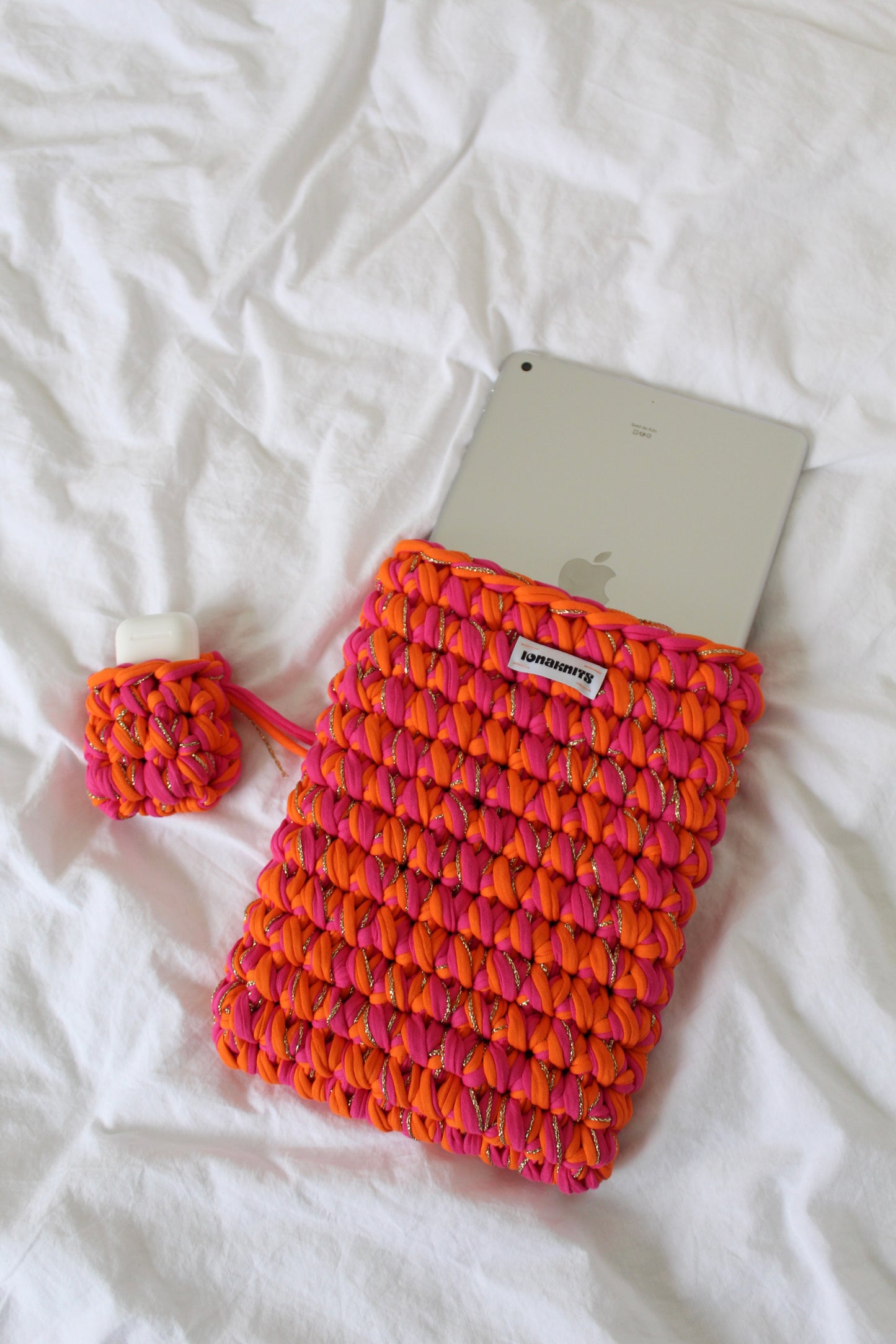 IPAD & LAPTOP SLEEVE