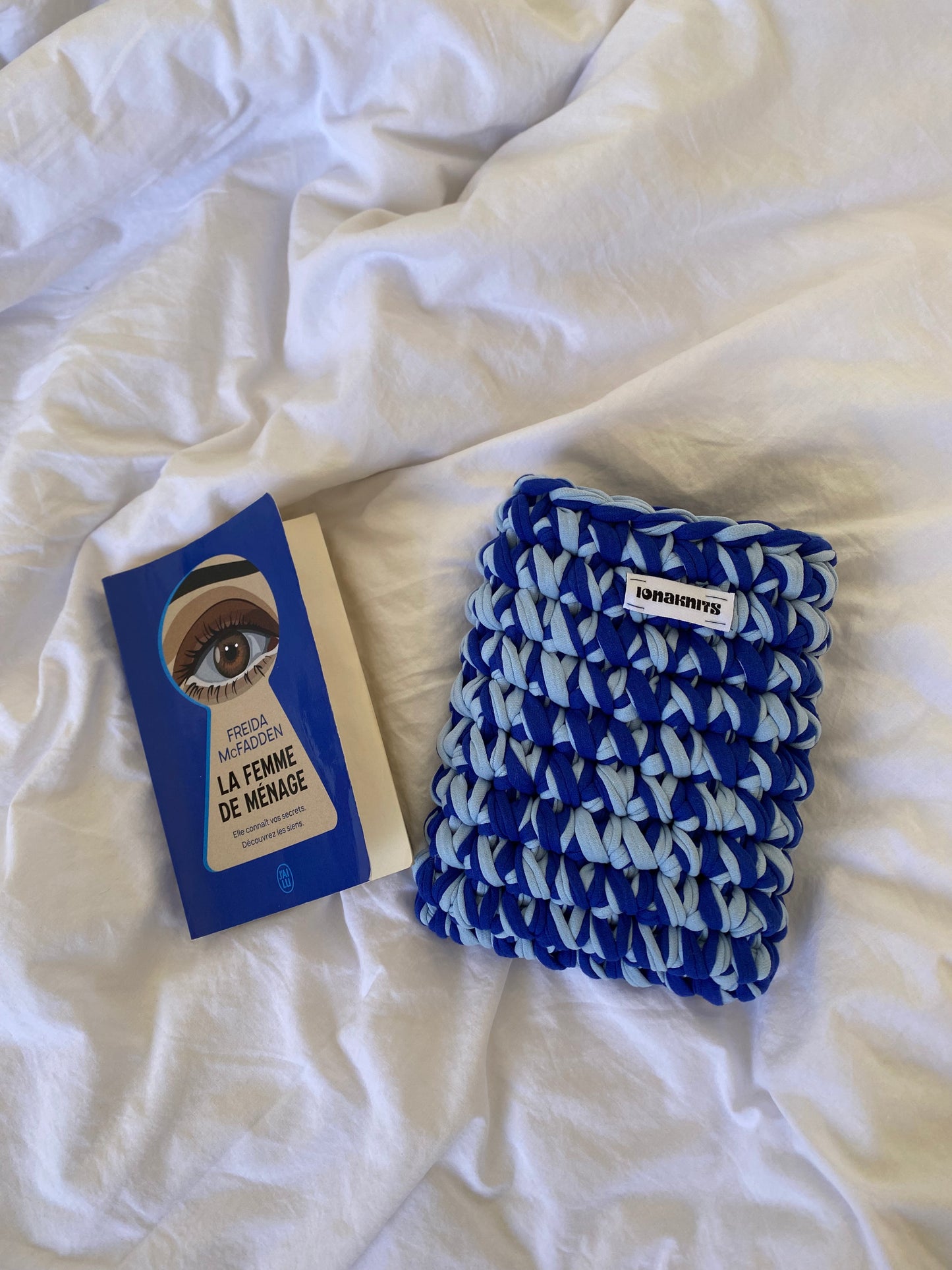 BOOK SLEEVE