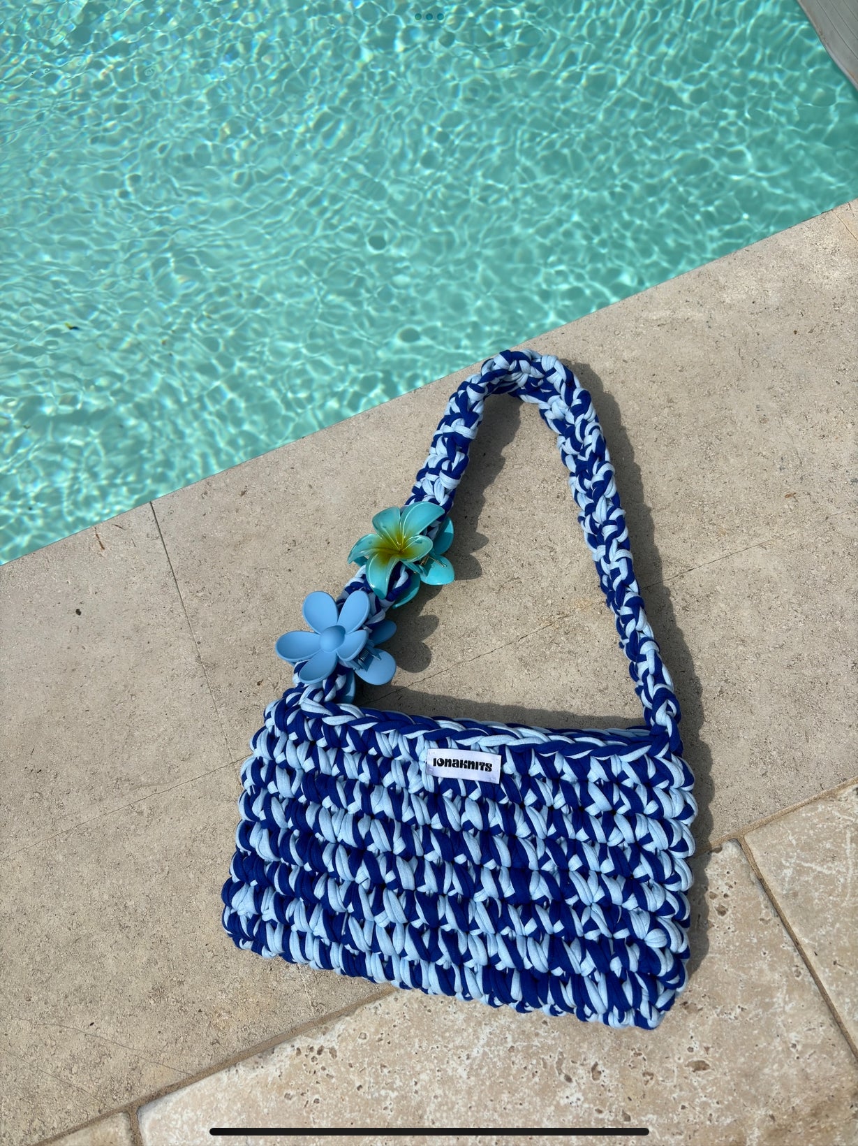SHOULDER BAG