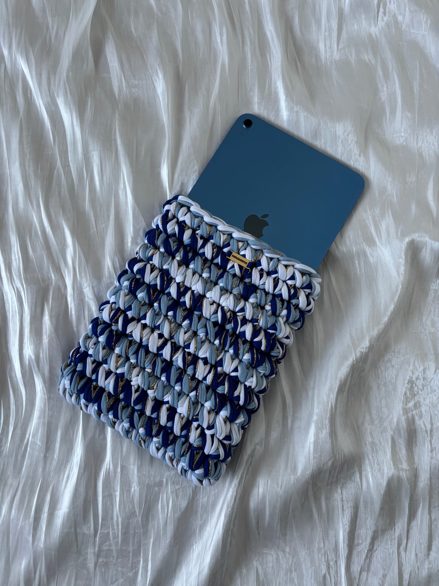 IPAD & LAPTOP SLEEVE